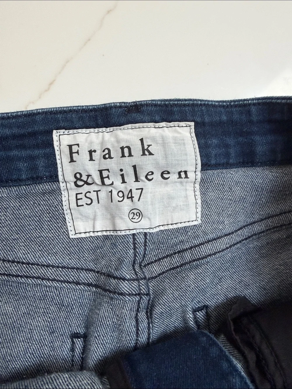 Frank & Eileen Wide-Leg Jeans in Dark Blue with Frayed Hem